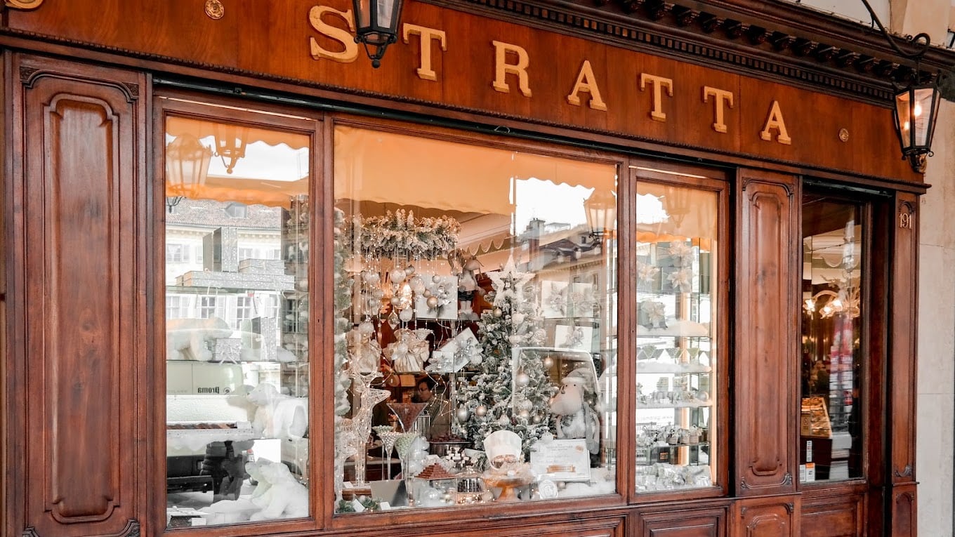 Stratta