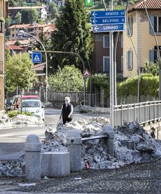 Maltempo a Nembro: le strade ricoperte di grandine 16