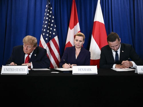 Groenlandia, il patto che avvicina l’America all’Artico: due nuove basi Usa e lo stop a Cina e Russia