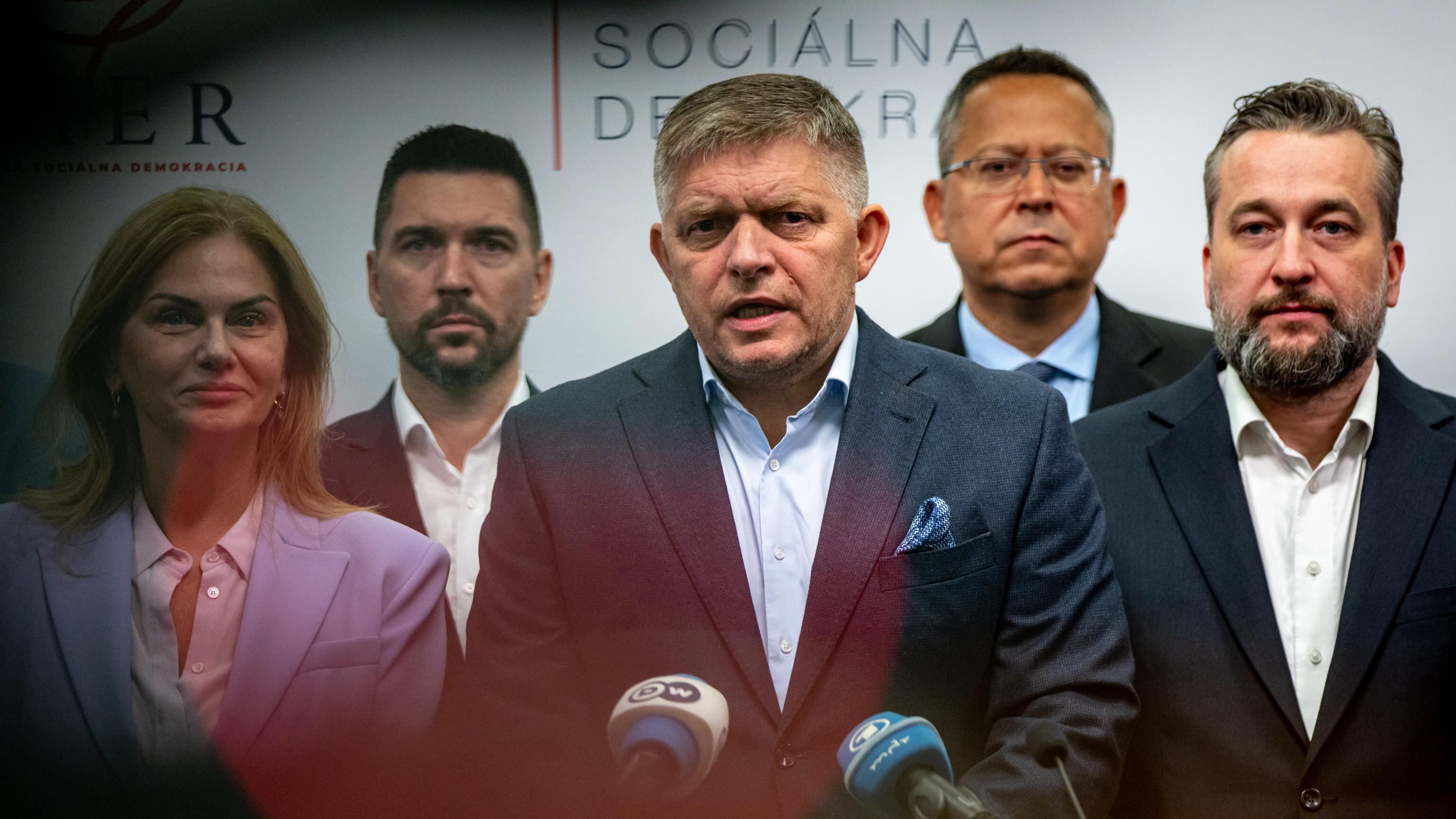 Slovacchia, svolta filo russa. Il (terzo) ritorno di Fico: "Ora basta armi all'Ucraina"
