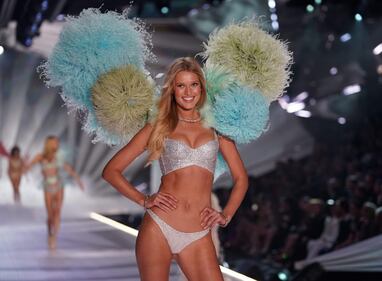 Victoria's Secret, gli angeli hot in passerella 6