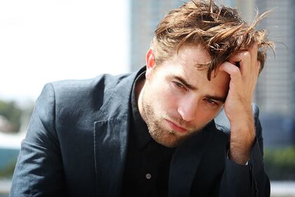 Robert Pattinson, prosegue la storia d'amore con FKA 1