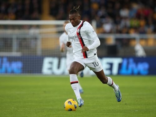 Il Milan contro tutti si aggrappa a Leao. E Pioli "accoglie" Ibra