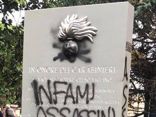 "Carabinieri infami di m..." Ecco il 25 aprile antifascista