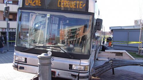 Bus fuori controllo fuori Roma: sei feriti 2