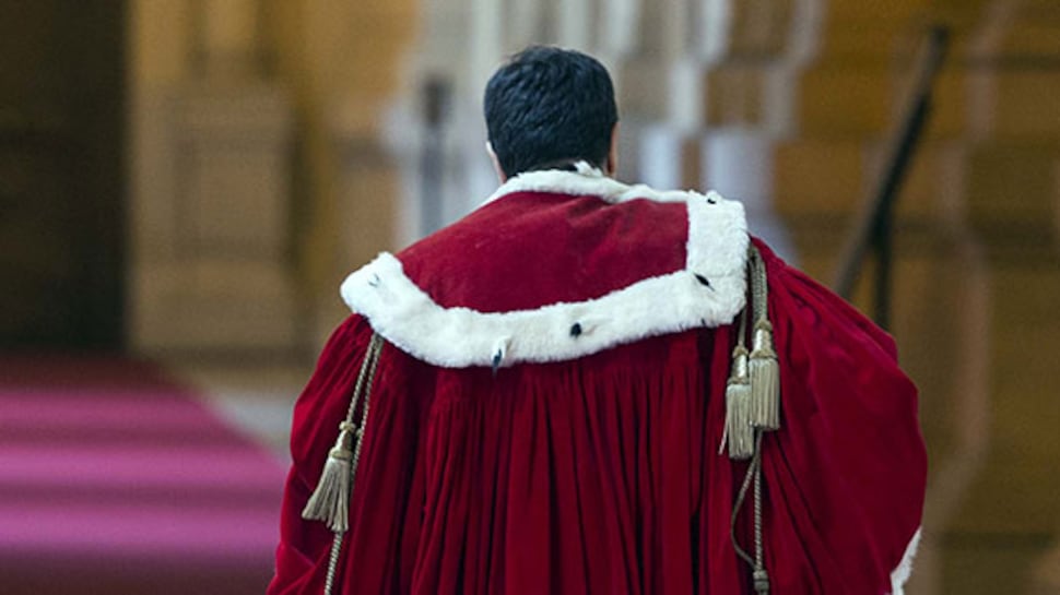 Dalla palude Giustizia-Politica si esce se torna l'immunità