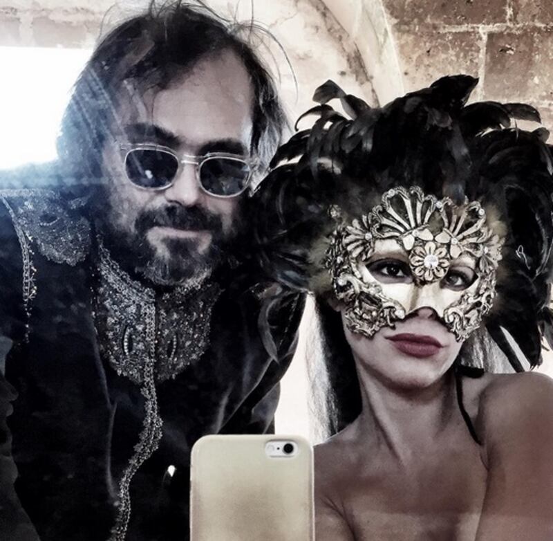 Naike Rivelli e Yari Carrisi: amore benedetto dalle mamme 16