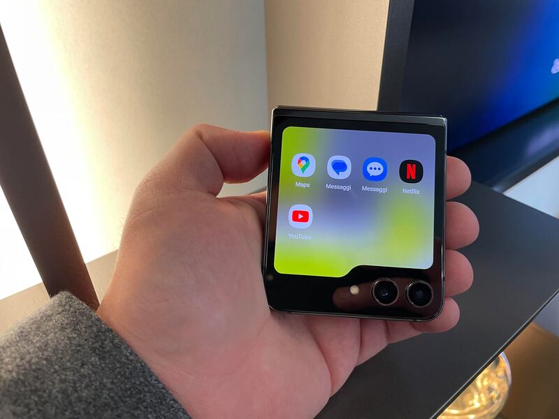 Samsung Galaxy Z Fold5, Z Flip5 e Watch6: guarda tutte le foto 4