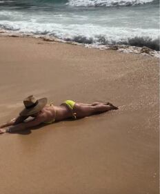 Britney Spears sexy al mare 3