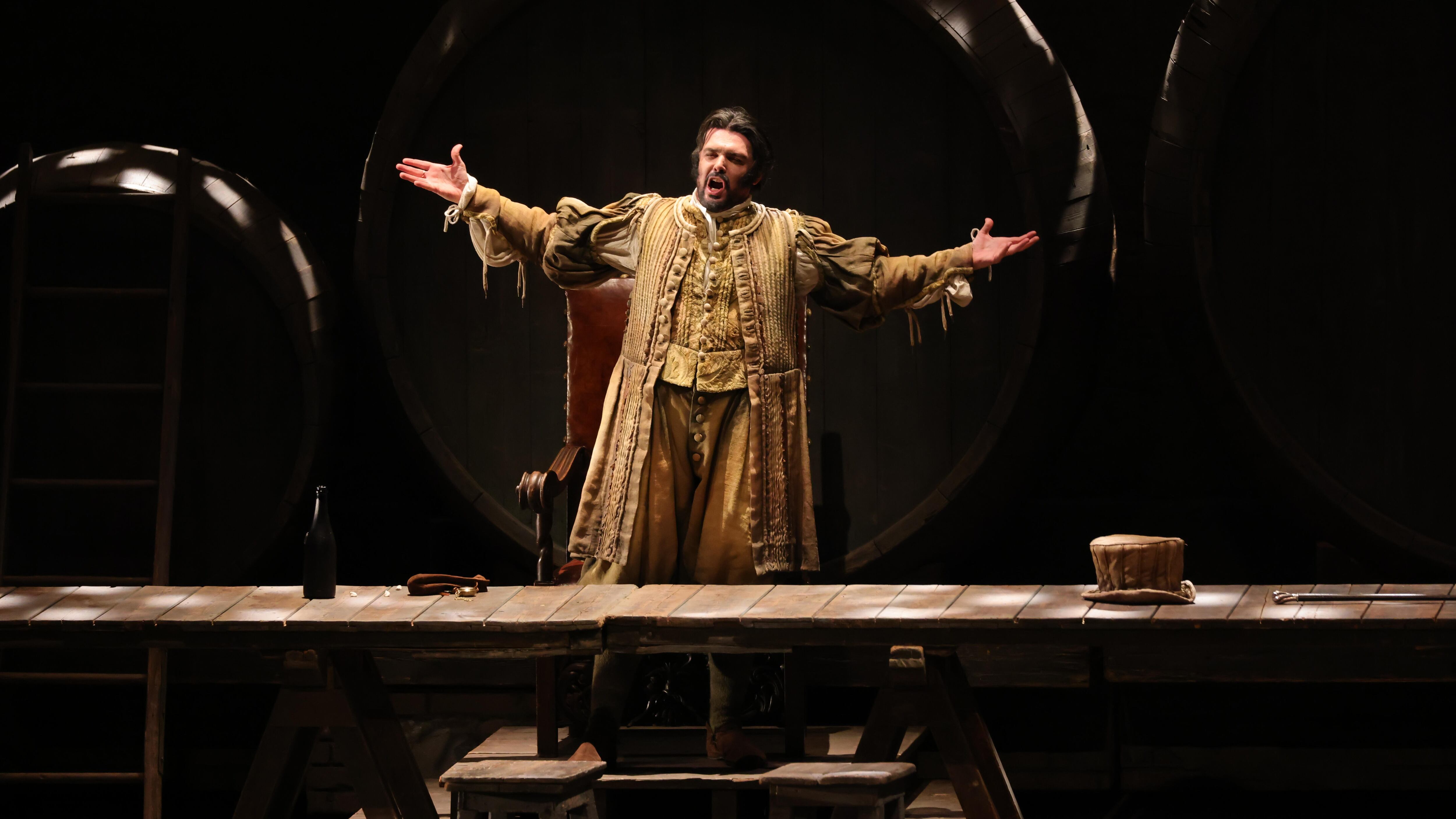 "Un Falstaff smaliziato. Si ride anche di se stessi"