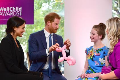 Meghan Markle e il Principe Harry tra i bimbi per beneficenza 10