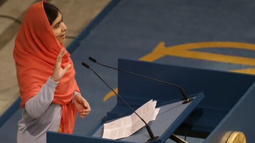 Malala e Kailash Satyarthi ritirano il Nobel per la pace 1