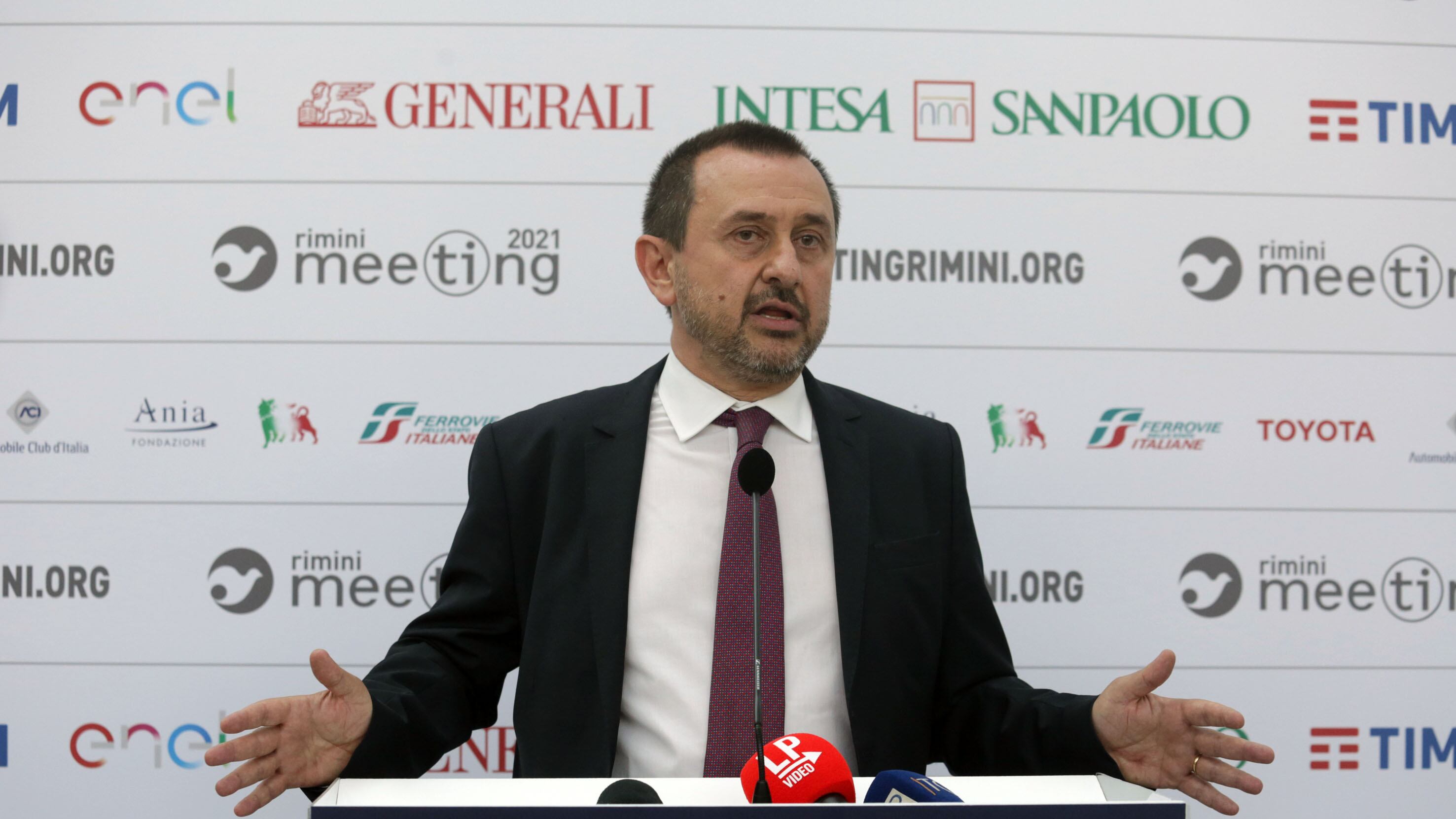 Rosato lascia Italia Viva e se la prende con Renzi: "Il Centro non si fa così"
