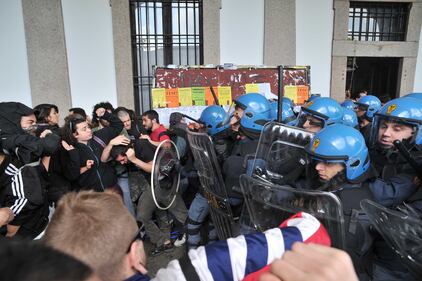 Milano, scontri all'Università Statale 4