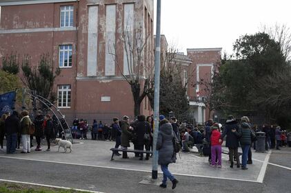 Terremoto, panico a Roma: chiusa metropolitana, evacuate scuole e uffici 11