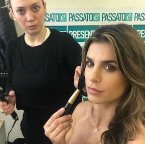 Elisabetta Canalis seducente in spiaggia 10