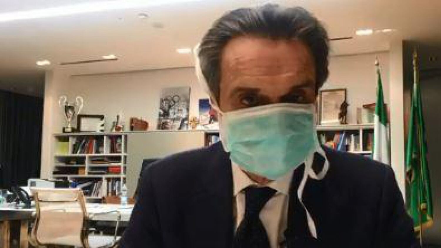 Ridete ora su quella mascherina
