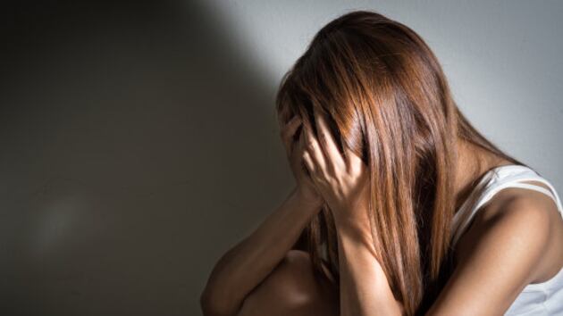 Friburgo, l'orrore dei profughi: stuprano ragazza in un bosco