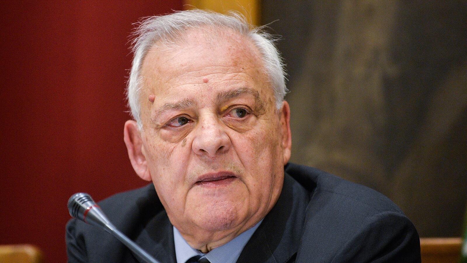 "Il mio manuale? Non lo sanno utilizzare. In giro c'è troppa ignoranza politica"