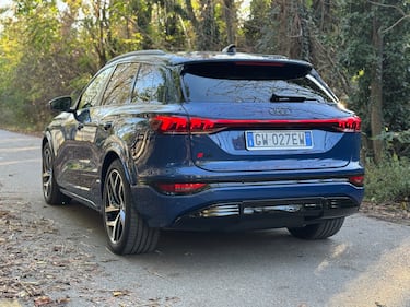 Audi Q6 e-tron, la gallery del nuovo SUV elettrico divertente alla guida 15