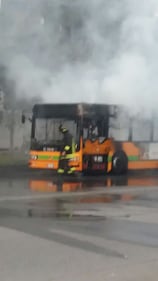 Milano, un bus in fiamme in via Rombon 13