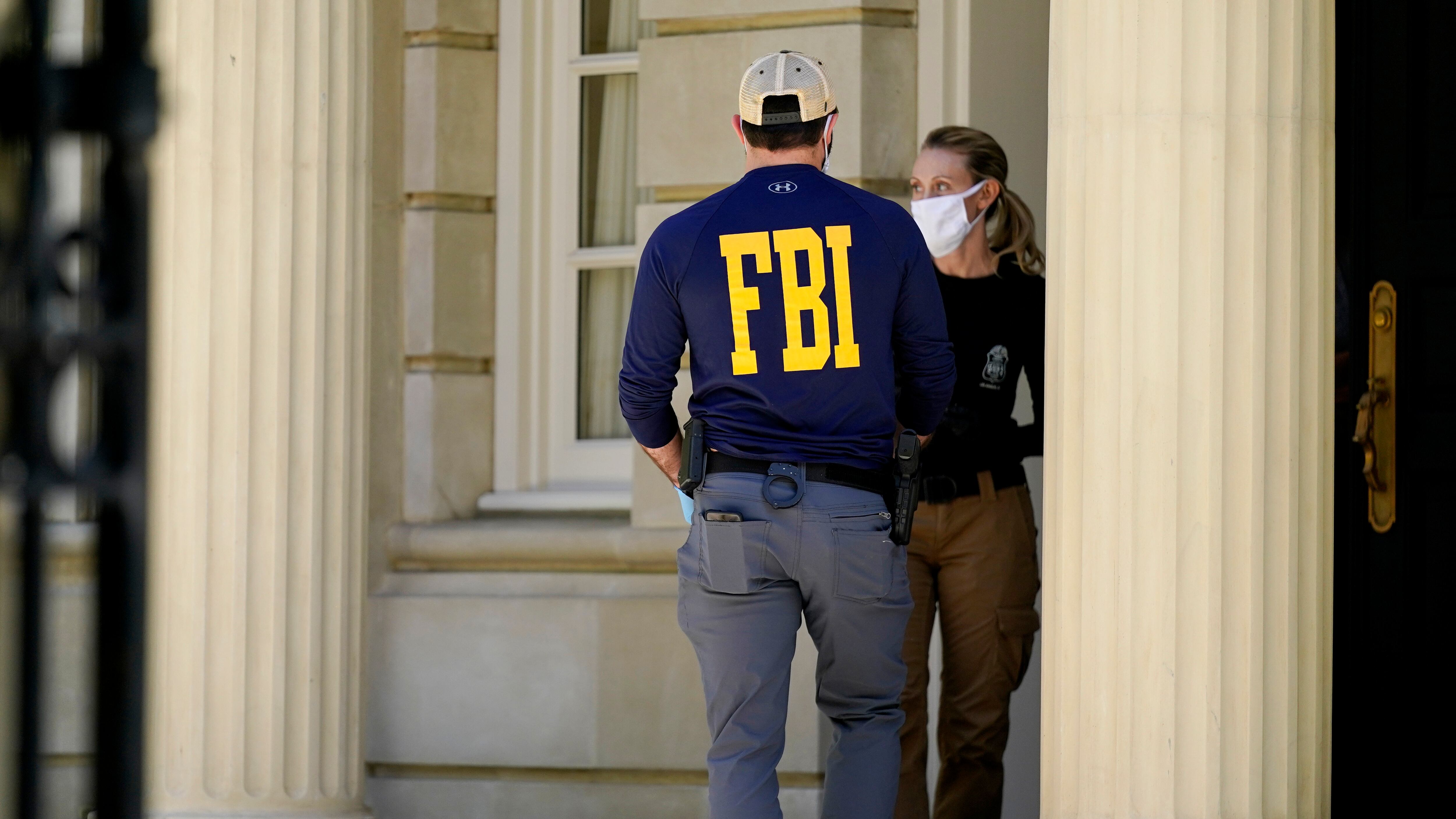 L'Fbi a casa dell'oligarca legato al presidente Putin