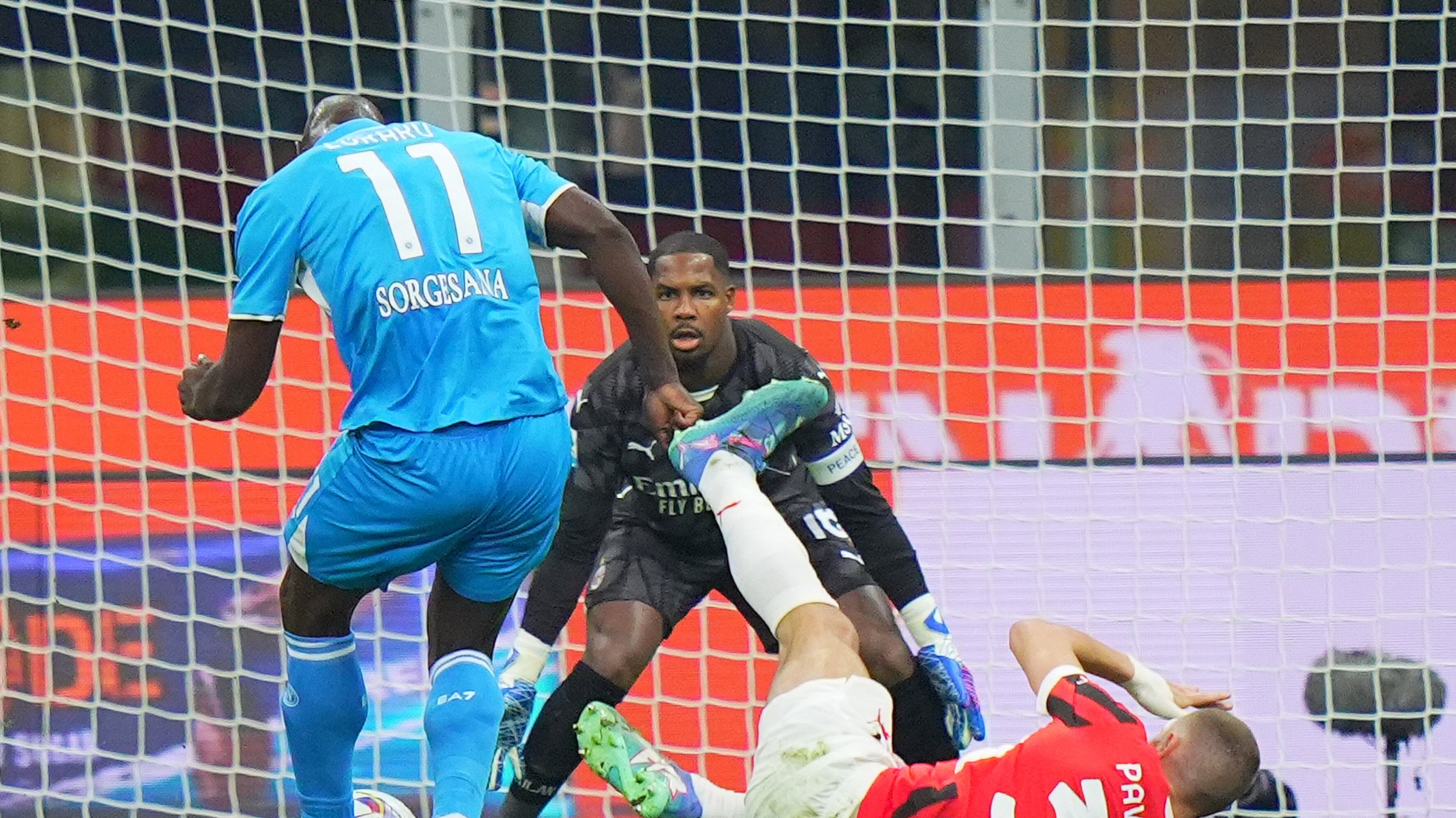 Il Napoli stende il Milan: Lukaku-Kvara valgono il 2-0 finale. Le pagelle della partita
