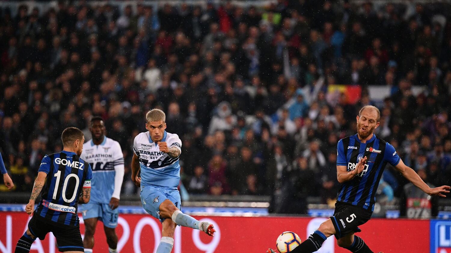 Coppa Italia, la Lazio fa la festa all'Atalanta: 0-2 e titolo ai biancocelesti
