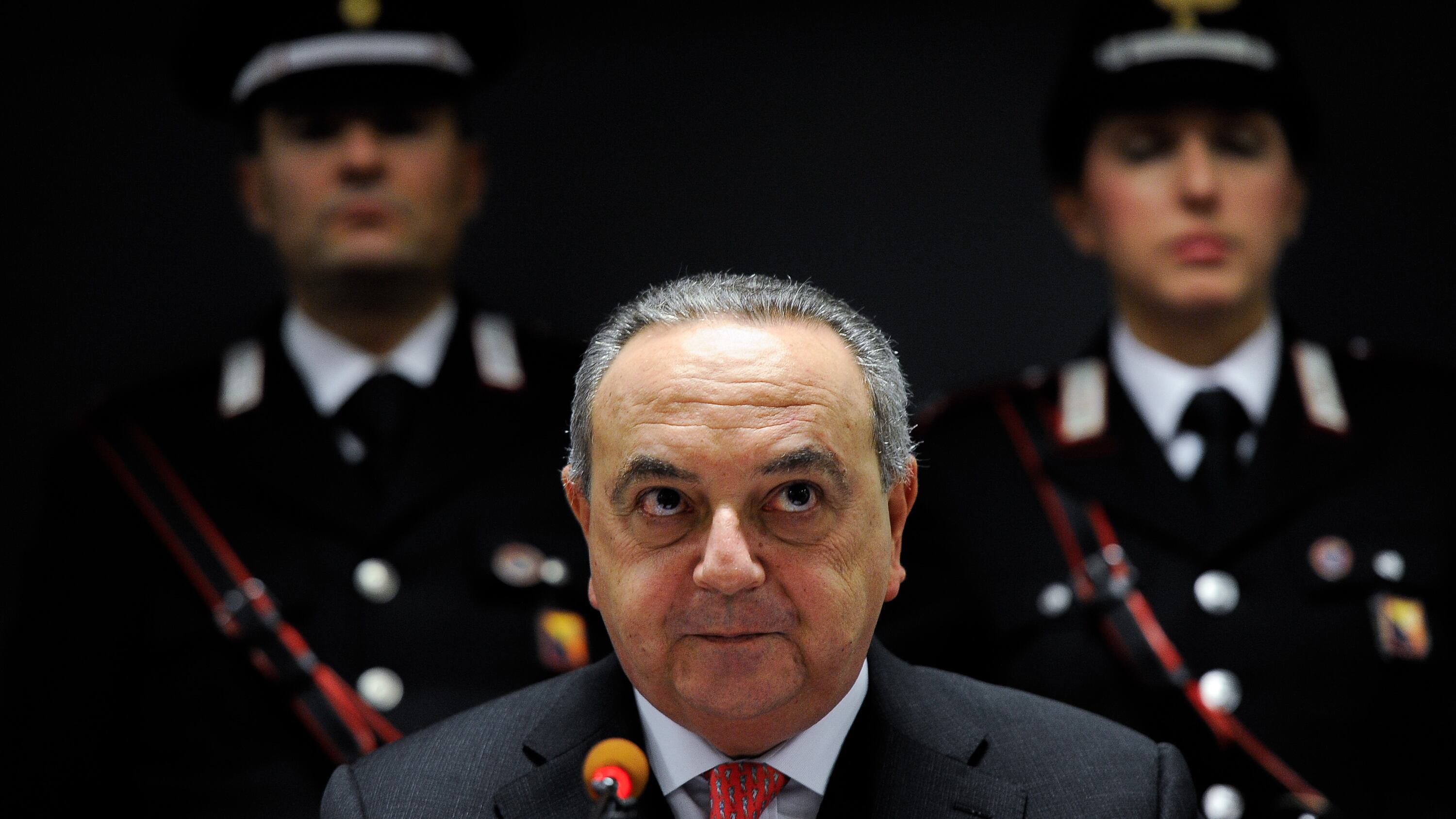 Lo show del procuratore Lo Voi: "Porto il mio saluto e quello del plotone...". Poi la stoccata a Nordio