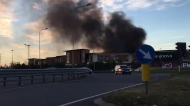 Arese, scoppia incendio in deposito industriale