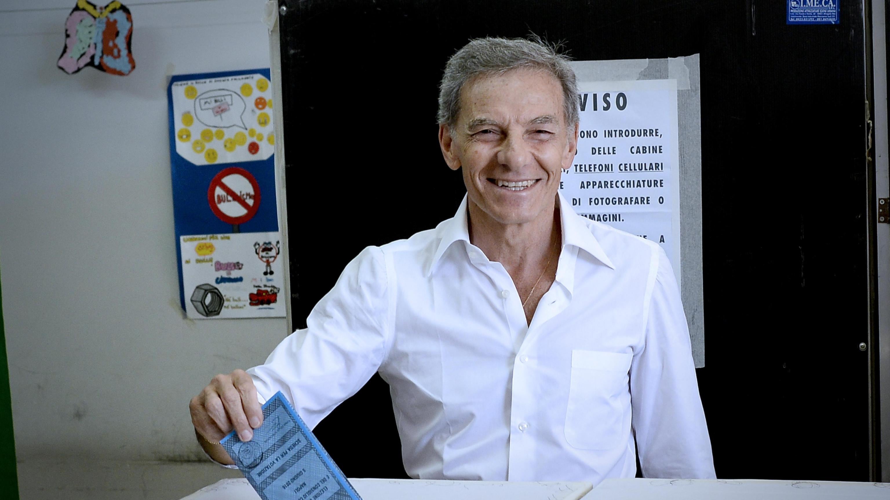 A Napoli qualcosa si muove, Nasce un fronte pro Lettieri