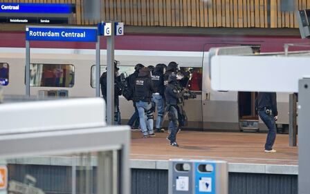 Rotterdam, l'arresto del sospetto terrorista in stazione 3
