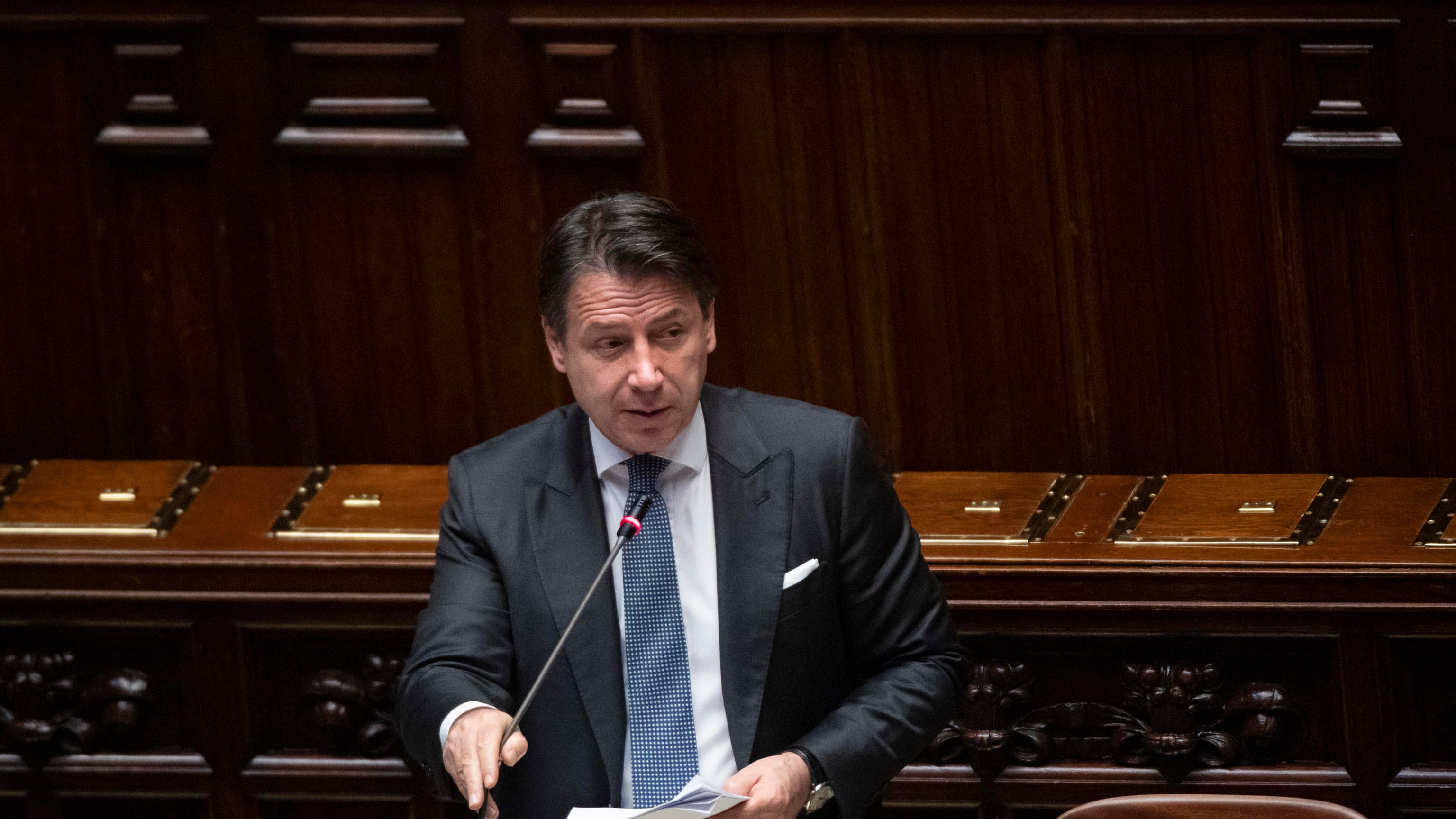 Conte assediato cede sul Cts: atti desecretati