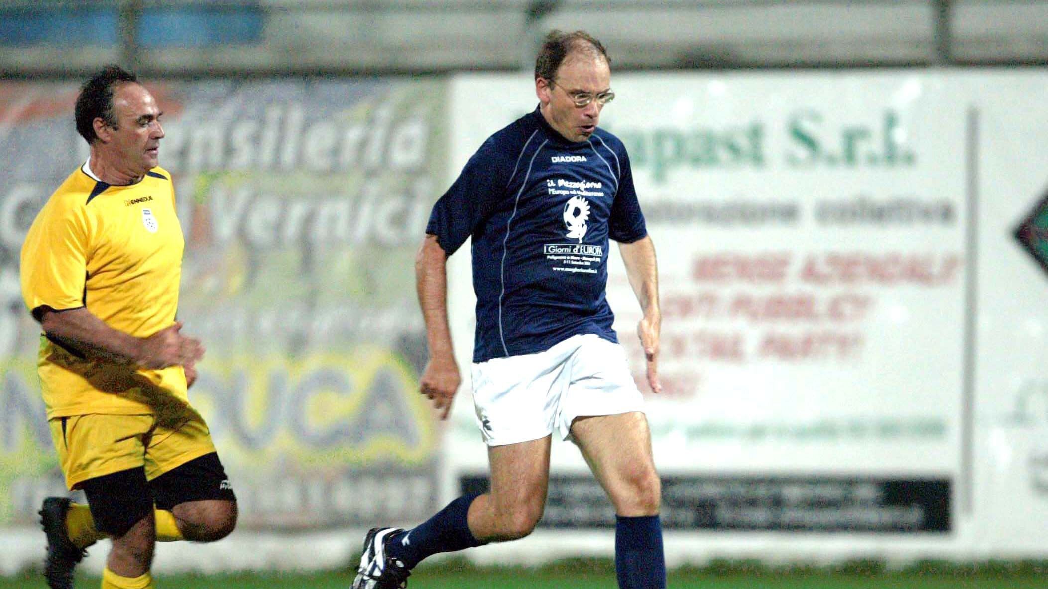 Pressing e spogliatoio: se la politica gioca la sua partita a calcio