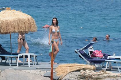 Anna Safroncik: bikini e fisico hot a Ischia 16