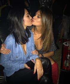 Cristina Buccino, auguri sexy tra sorelle 1