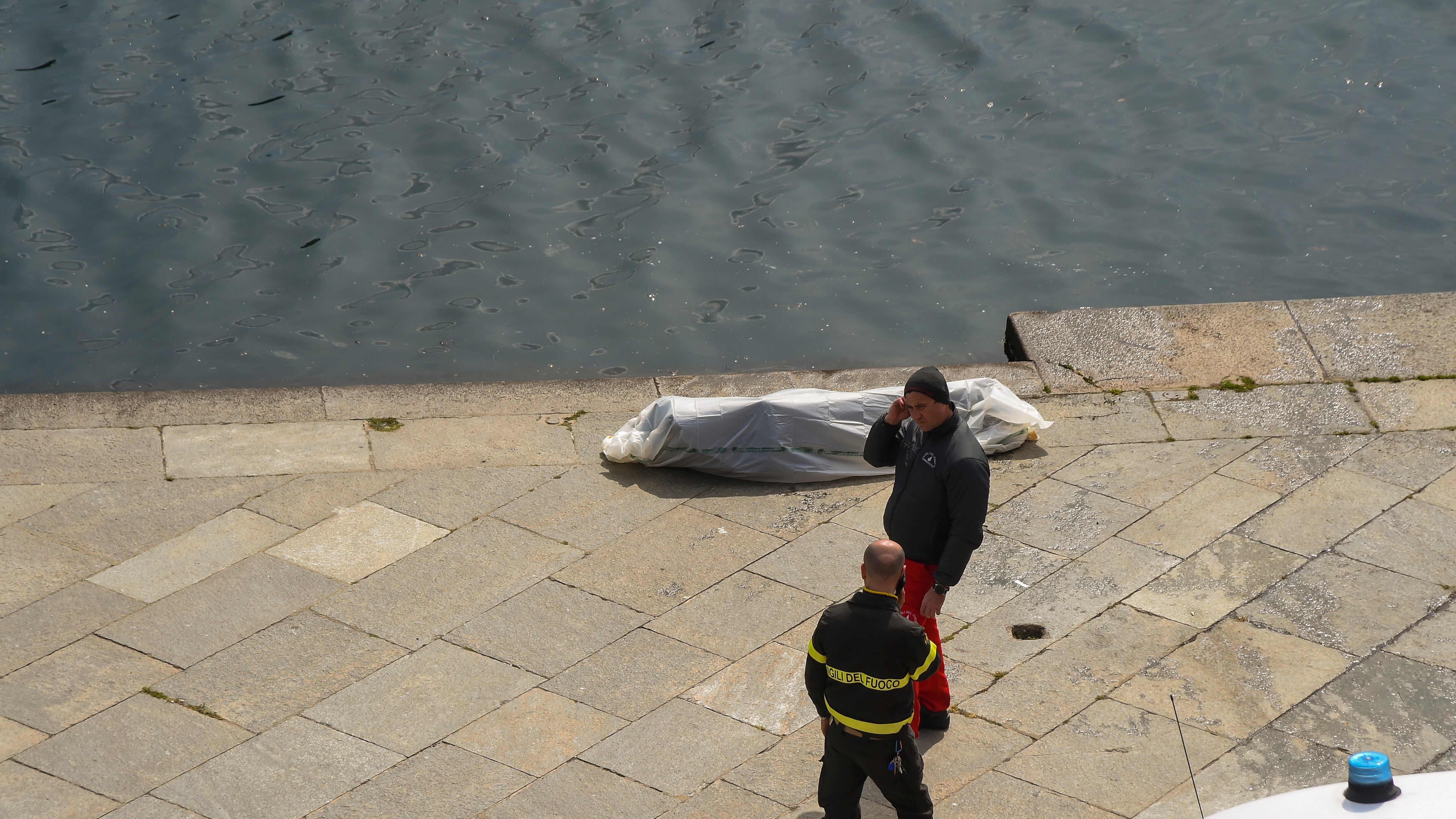 Tuffo nel Po per scommessa. Un 18enne muore annegato