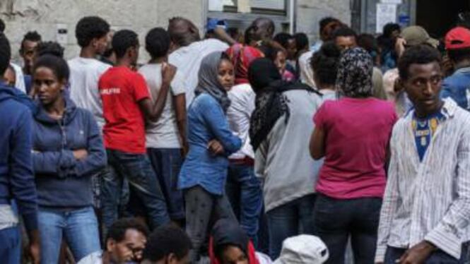Migranti distrussero hotel: ora la prefettura toglie loro i benefit