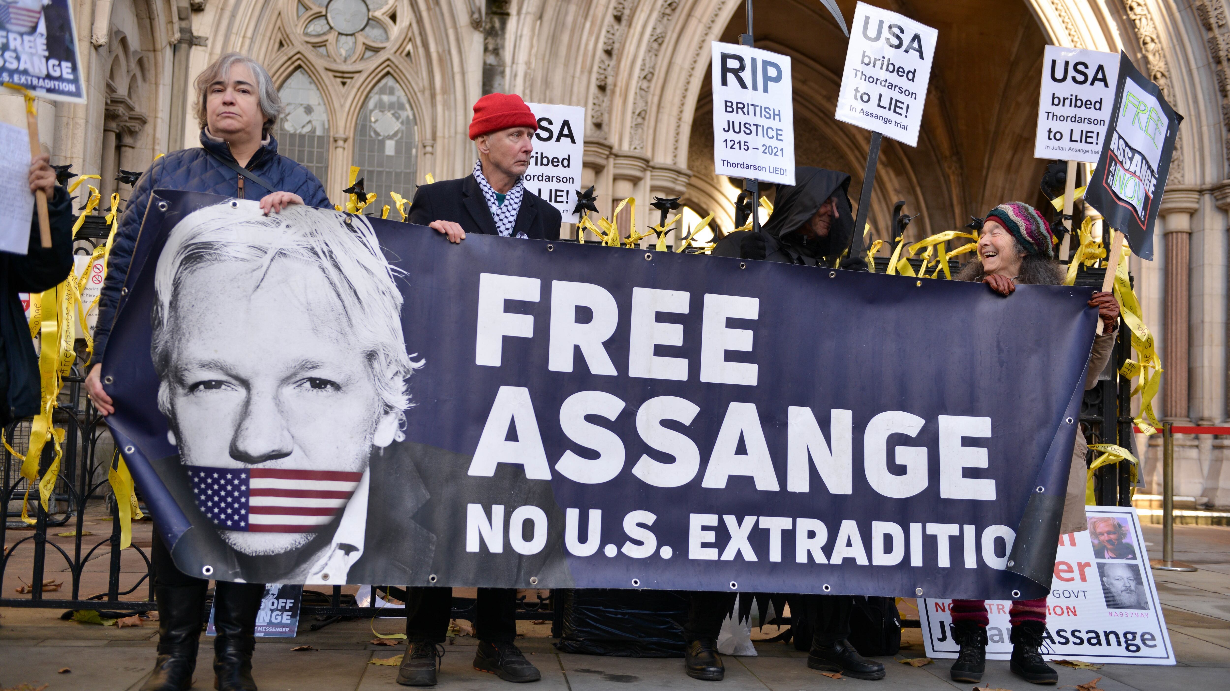 Assange, Navalny e la massoneria. Le parole della settimana