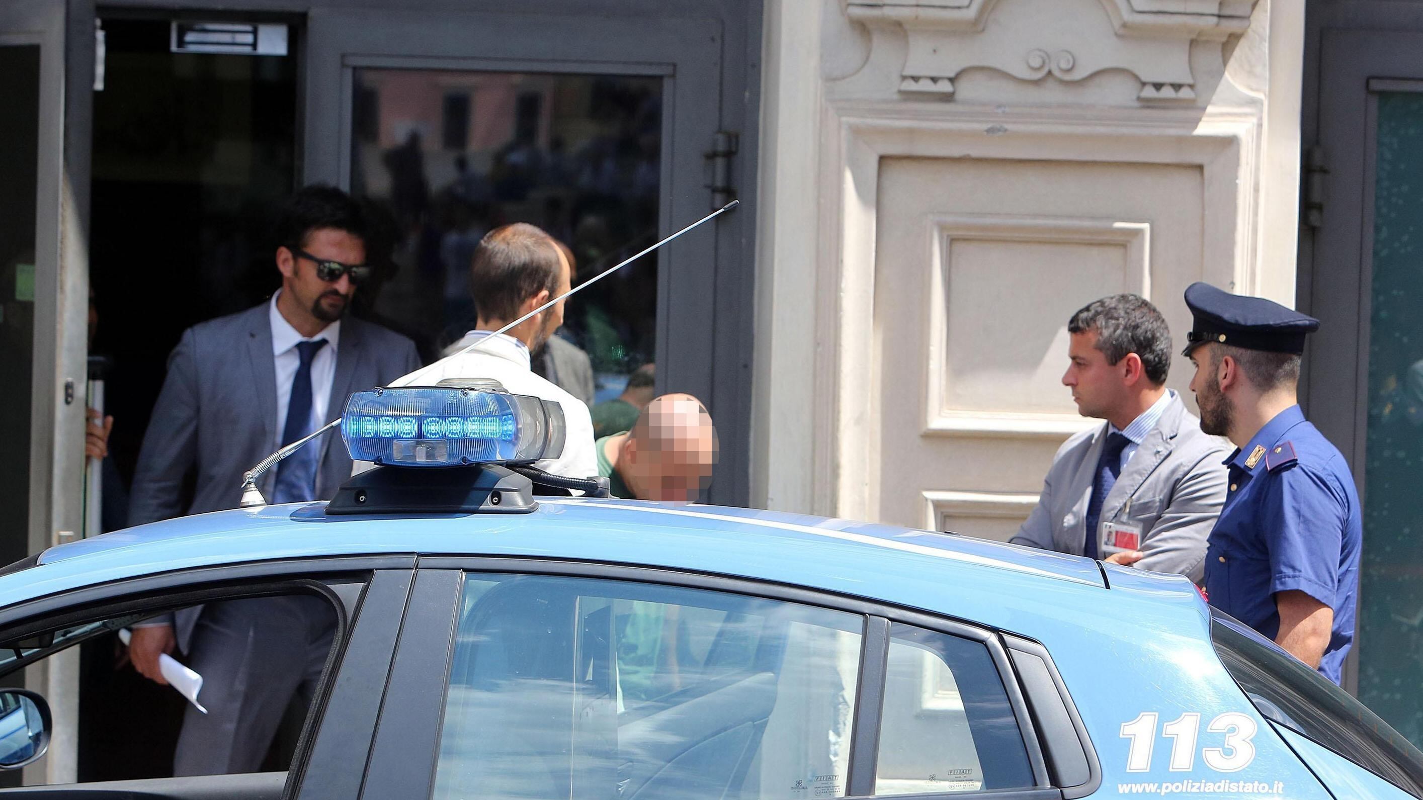 Rapinatore beffa il Parlamento Svaligiata la banca degli 007