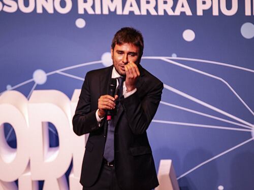 Venezuela, Di Battista contro Salvini: "Parla come Macron e Saviano"