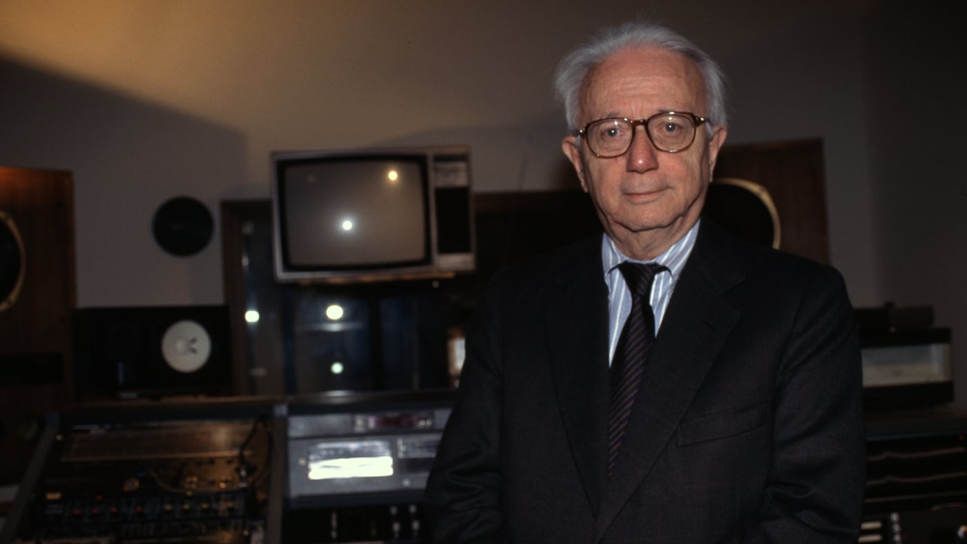 Enzo Biagi, la fragilità e il dolore dietro all'uomo che ha fatto la storia del giornalismo italiano