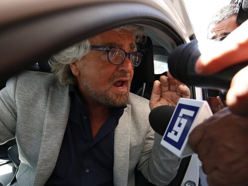 "Trasparenza su chi finanzia i blog". Il Pd vuol cancellare Grillo dal web