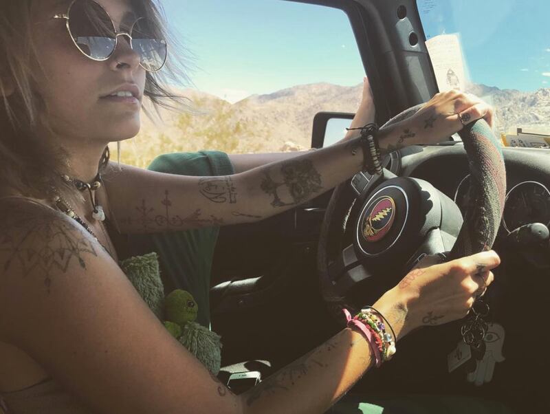 Paris Jackson in topless su Instagram 13
