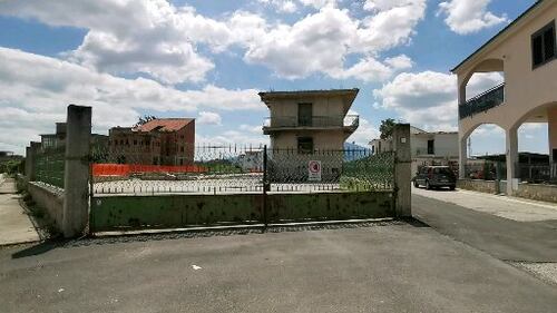 Agrimonda, l'ex rivendita di fitofarmaci che continua a sprigionare veleni 8