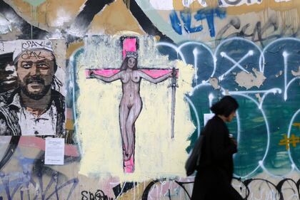 Milano, nuove provocazioni dell'artista Cristina Donati Meyer sui femminicidi 6