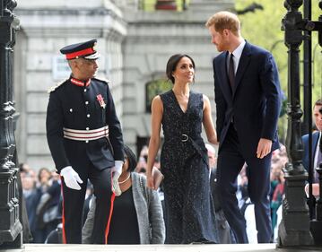 Meghan Markle affettuosa con la Royal Family 6