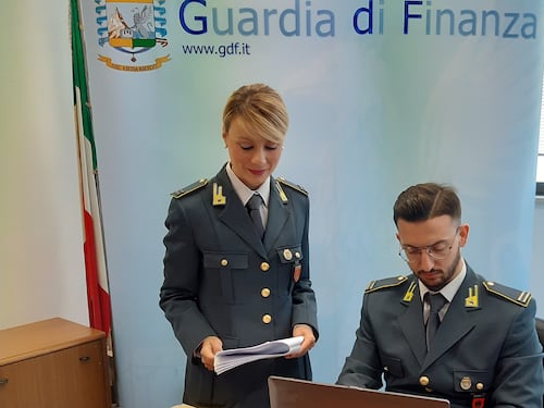 Scoperti 12 dietisti abusivi: prescrivevano dieta e cure ai pazienti