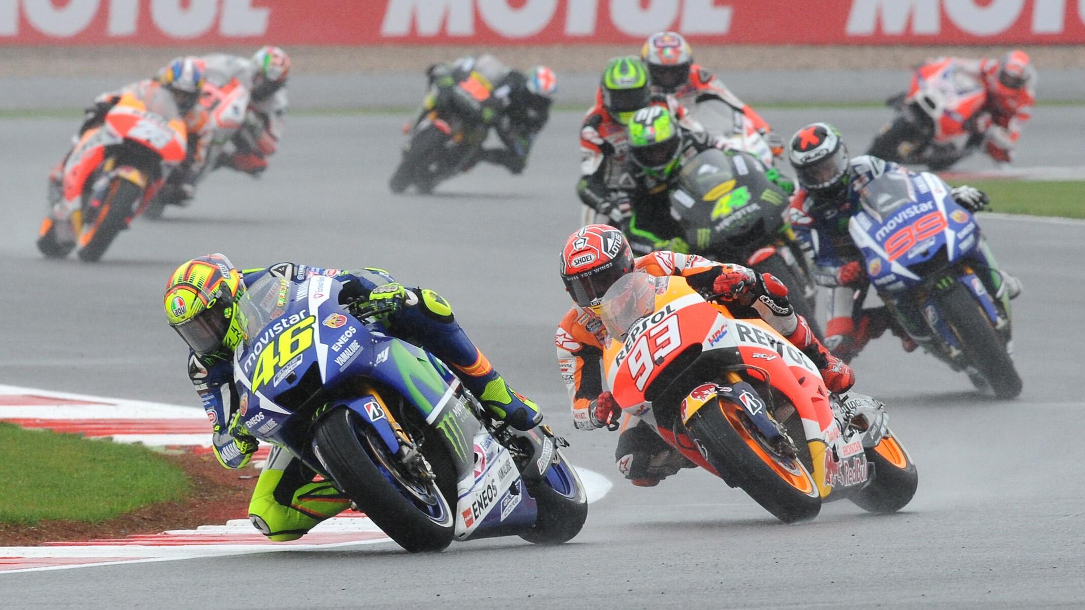 Il Coni si schiera con Valentino Rossi. Malagò: "Mondiale falsato"