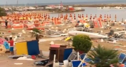 Il maltempo devasta la spiaggia 4